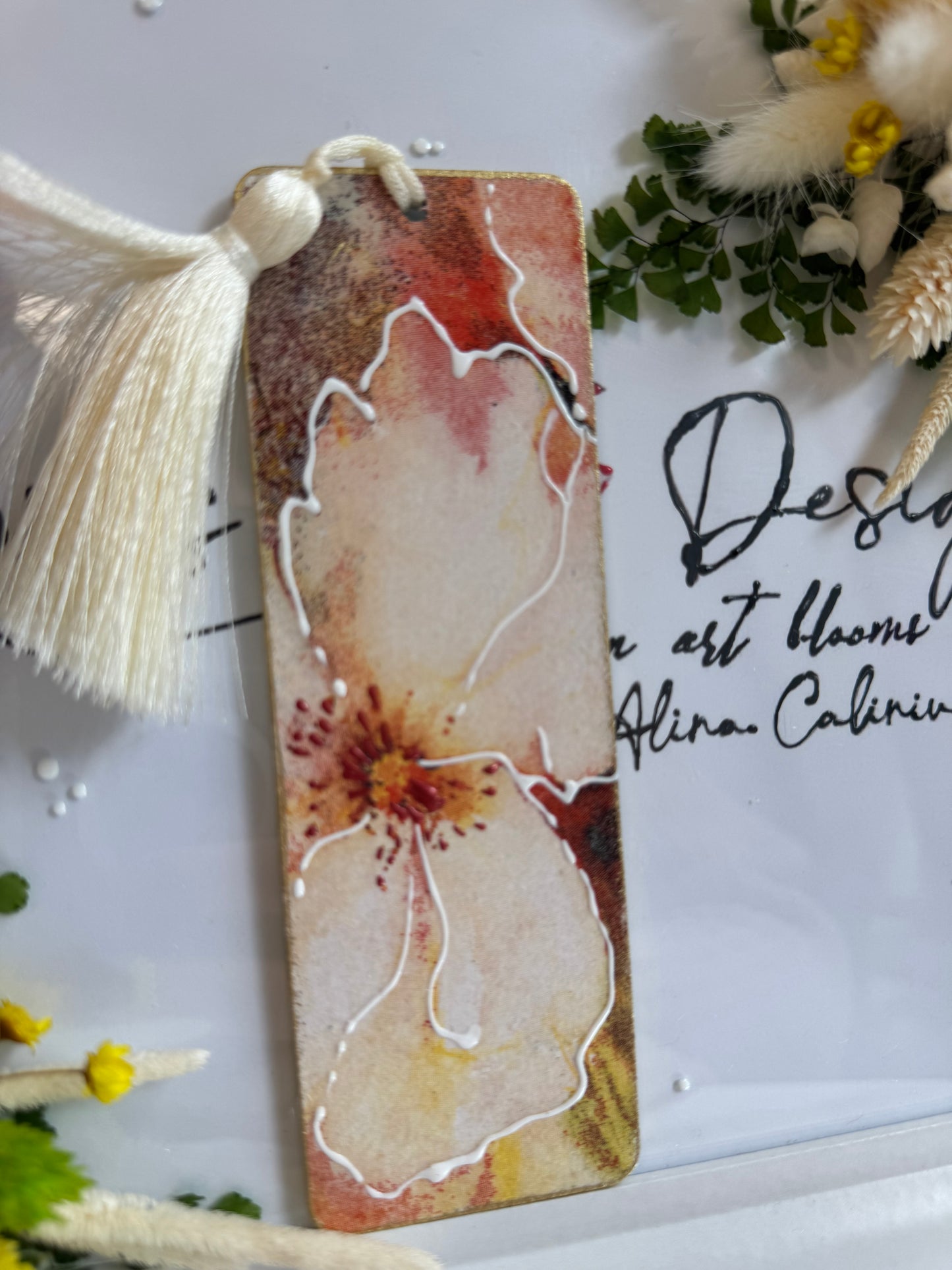 Semn de carte ”Petale de mulțumire” - cadoul perfect pentru un dascăl de neuitat