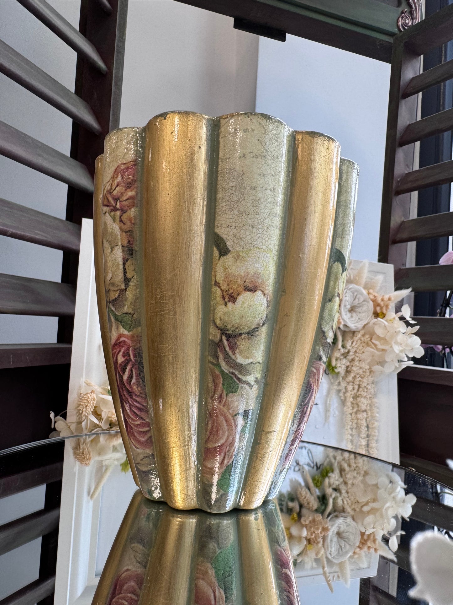 Vază “Vintage Roses | Olive Elegance” - UNICAT