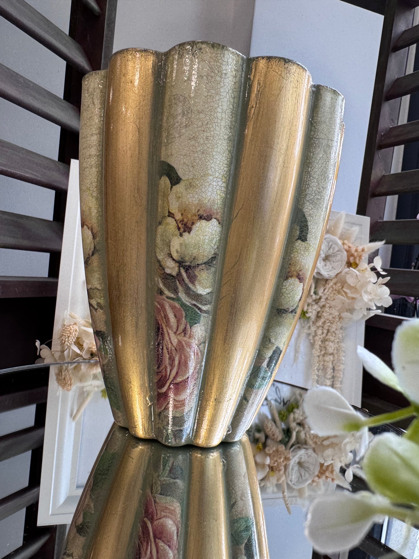 Vază “Vintage Roses | Olive Elegance” - UNICAT