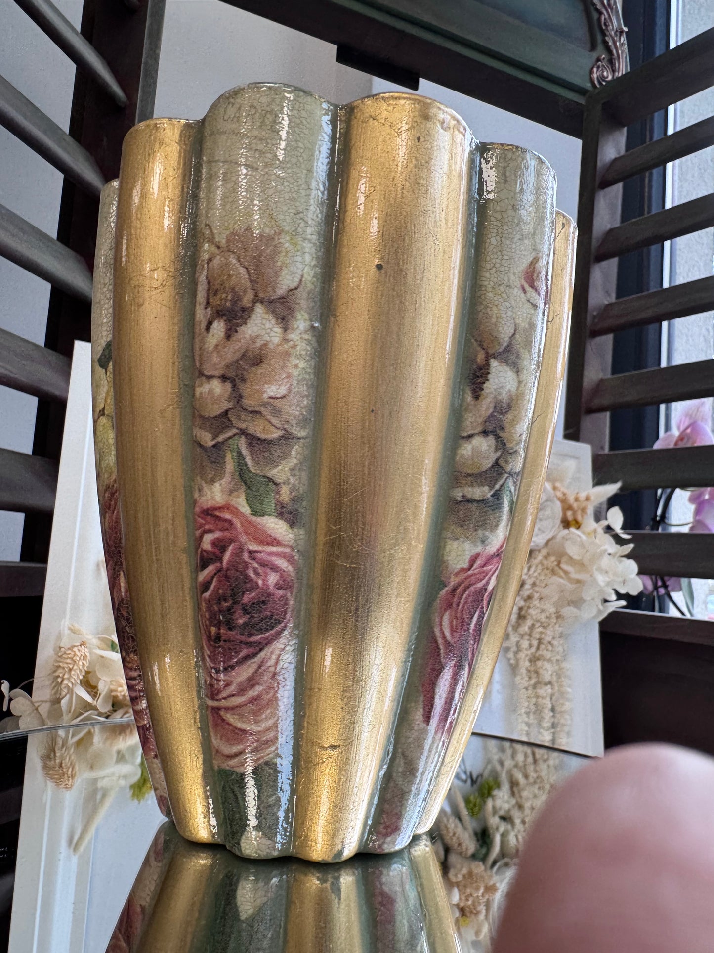Vază “Vintage Roses | Olive Elegance” - UNICAT