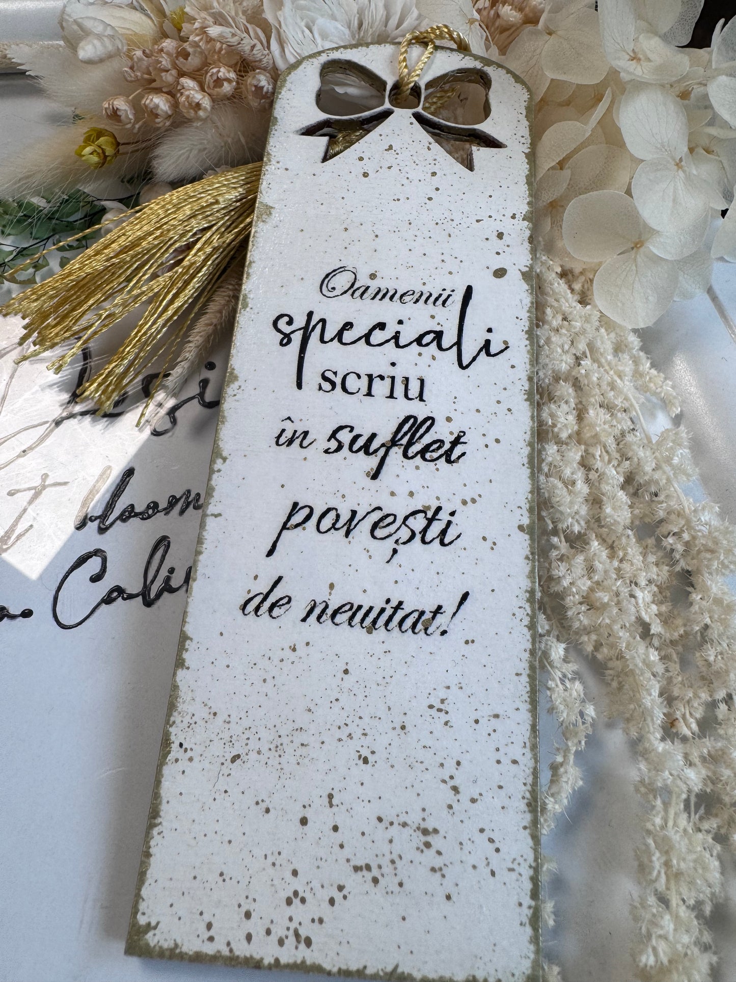 Semn de carte “PETALE DE NEUITAT”