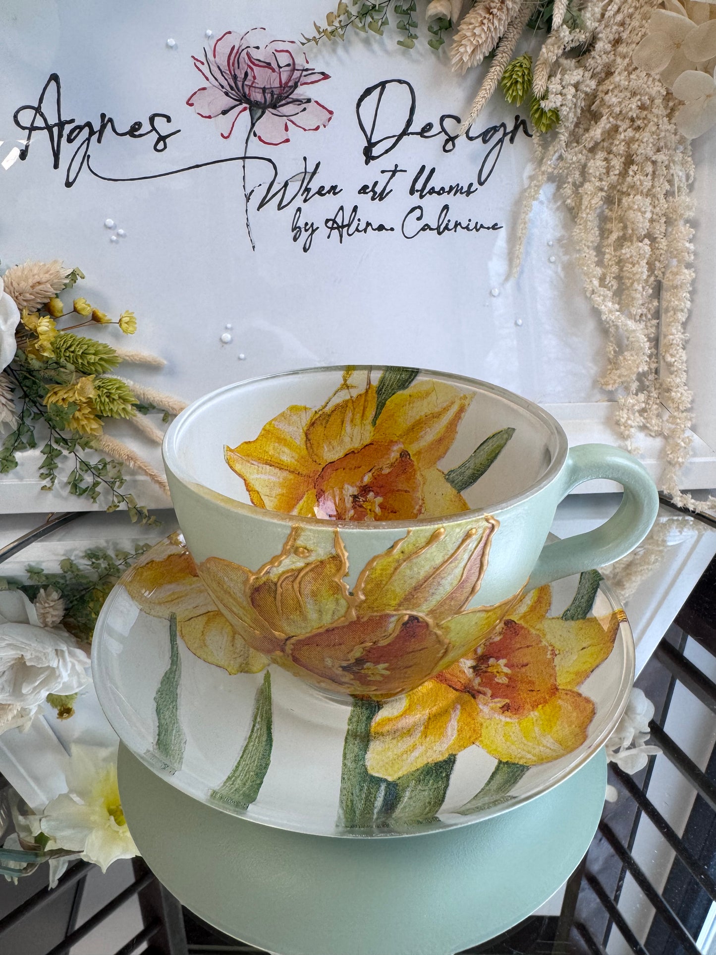 Cană unicat “LUMINĂ DE NARCISĂ”