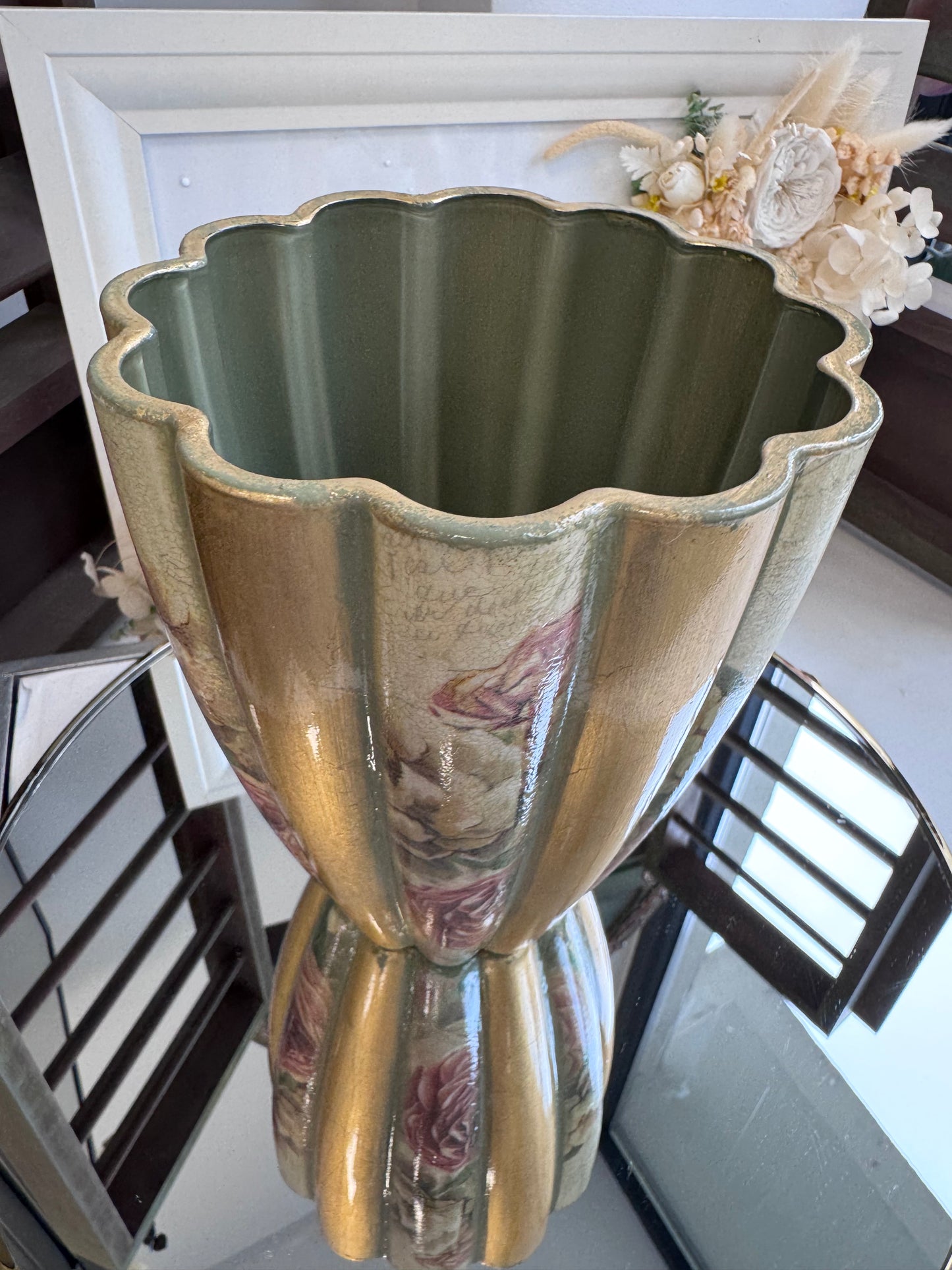 Vază “Vintage Roses | Olive Elegance” - UNICAT