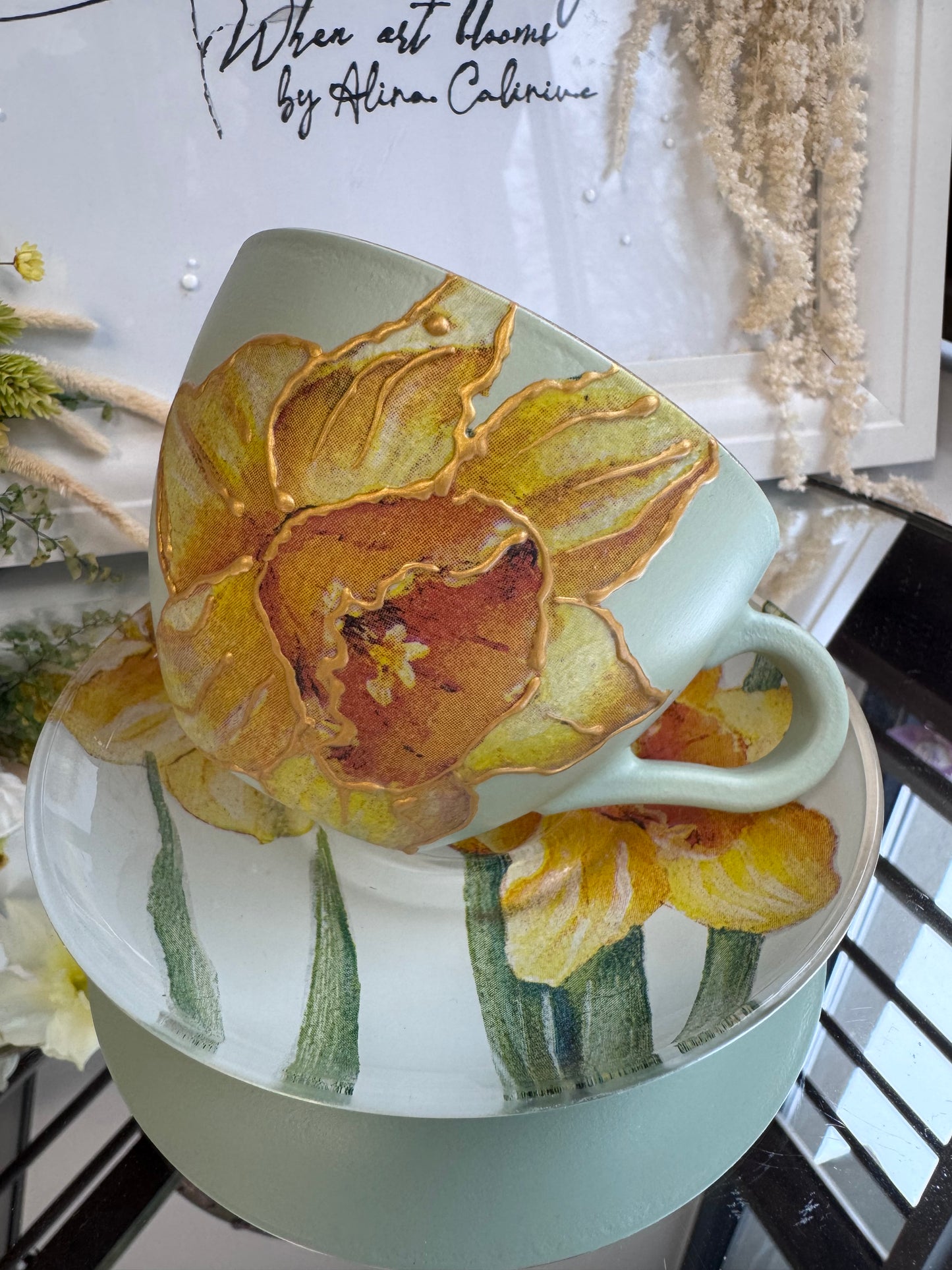 Cană unicat “LUMINĂ DE NARCISĂ”
