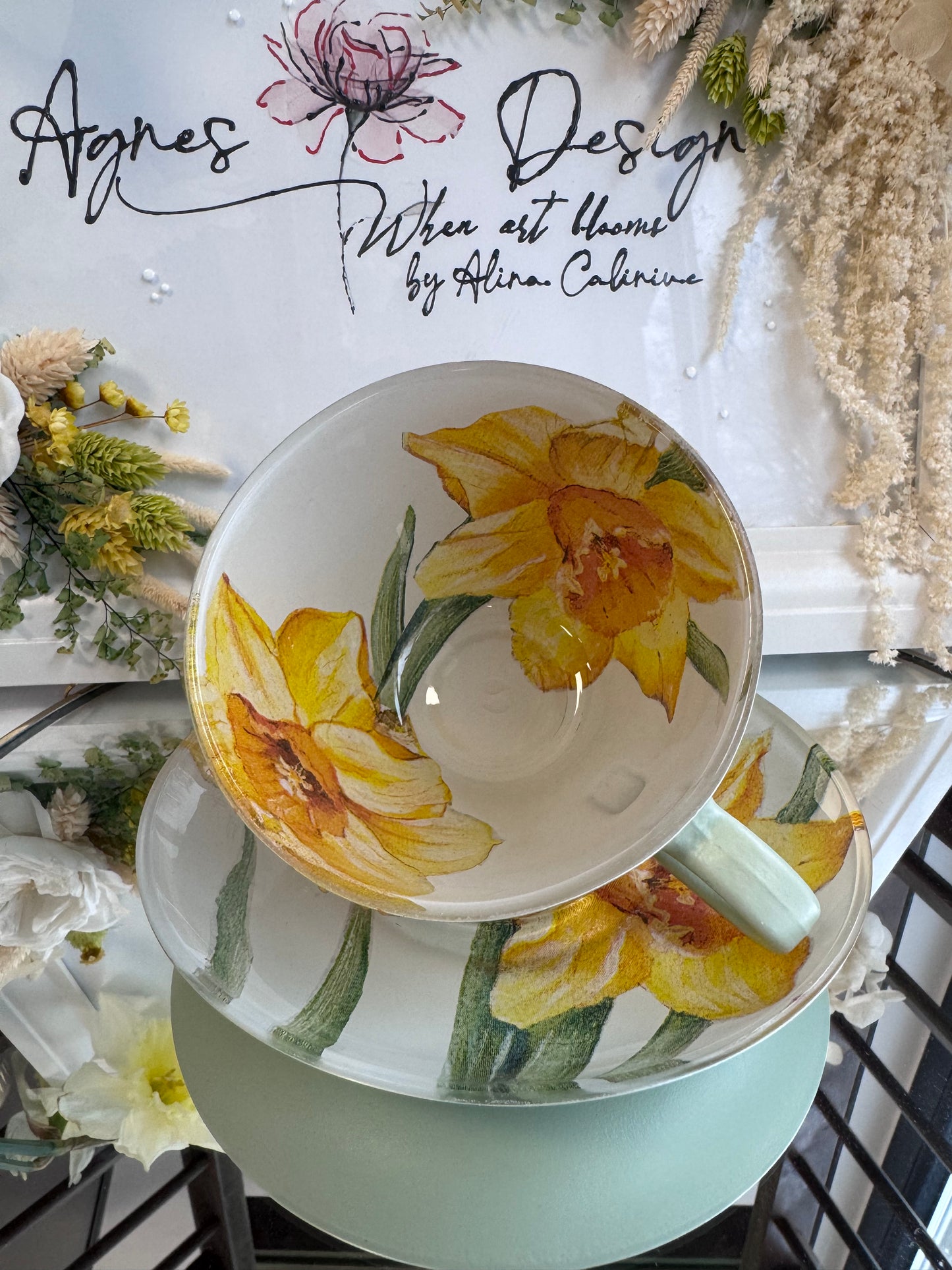 Cană unicat “LUMINĂ DE NARCISĂ”