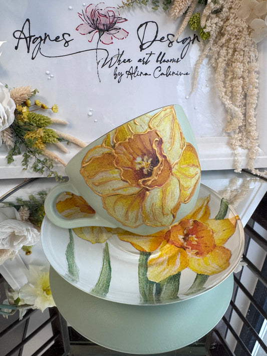 Cană unicat “LUMINĂ DE NARCISĂ”