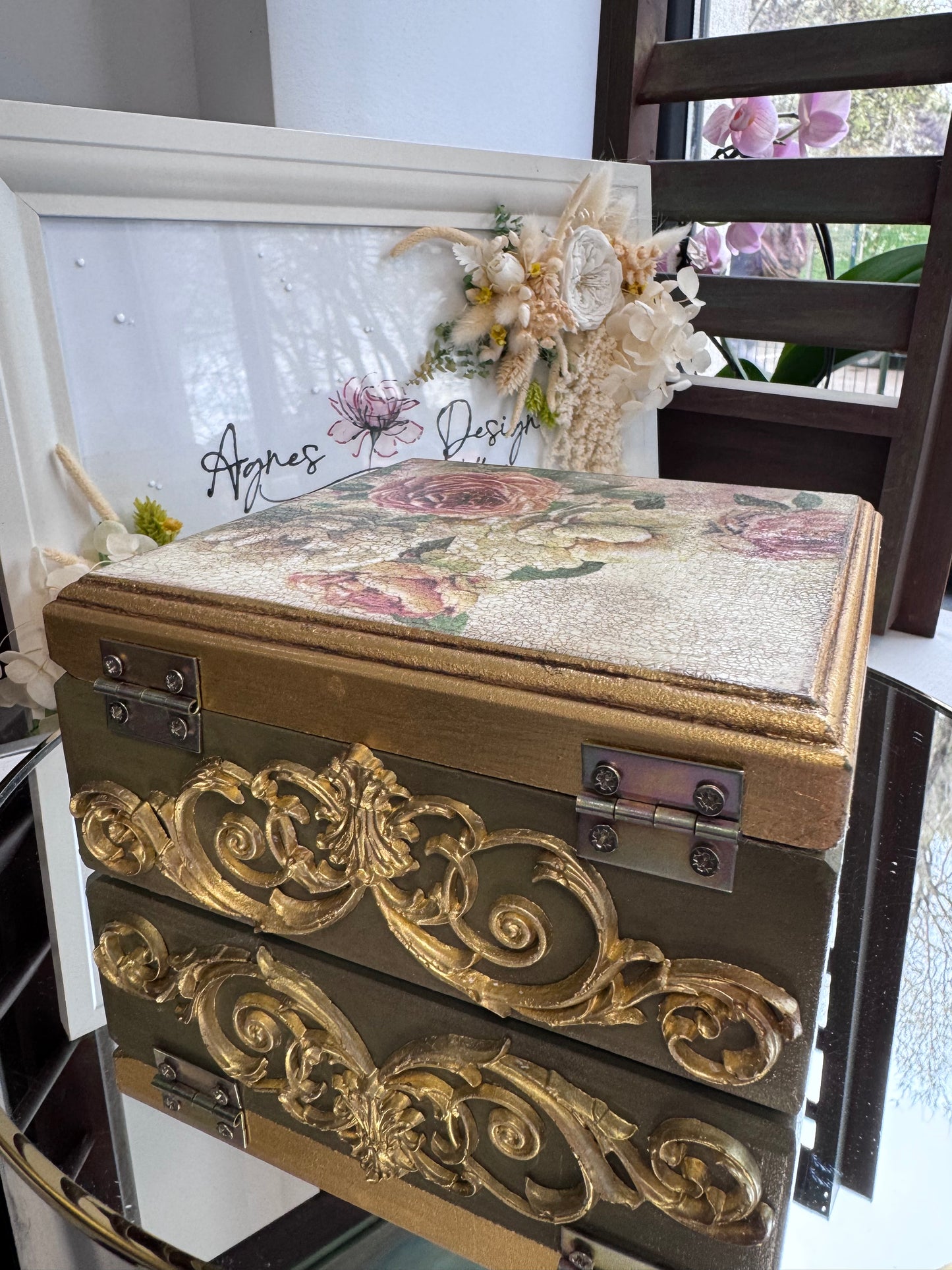 Cutie de bijuterii „Vintage Roses | Olive Elegance” – UNICAT