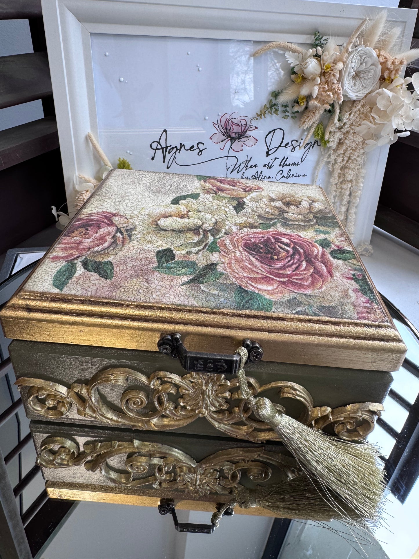 Cutie de bijuterii „Vintage Roses | Olive Elegance” – UNICAT
