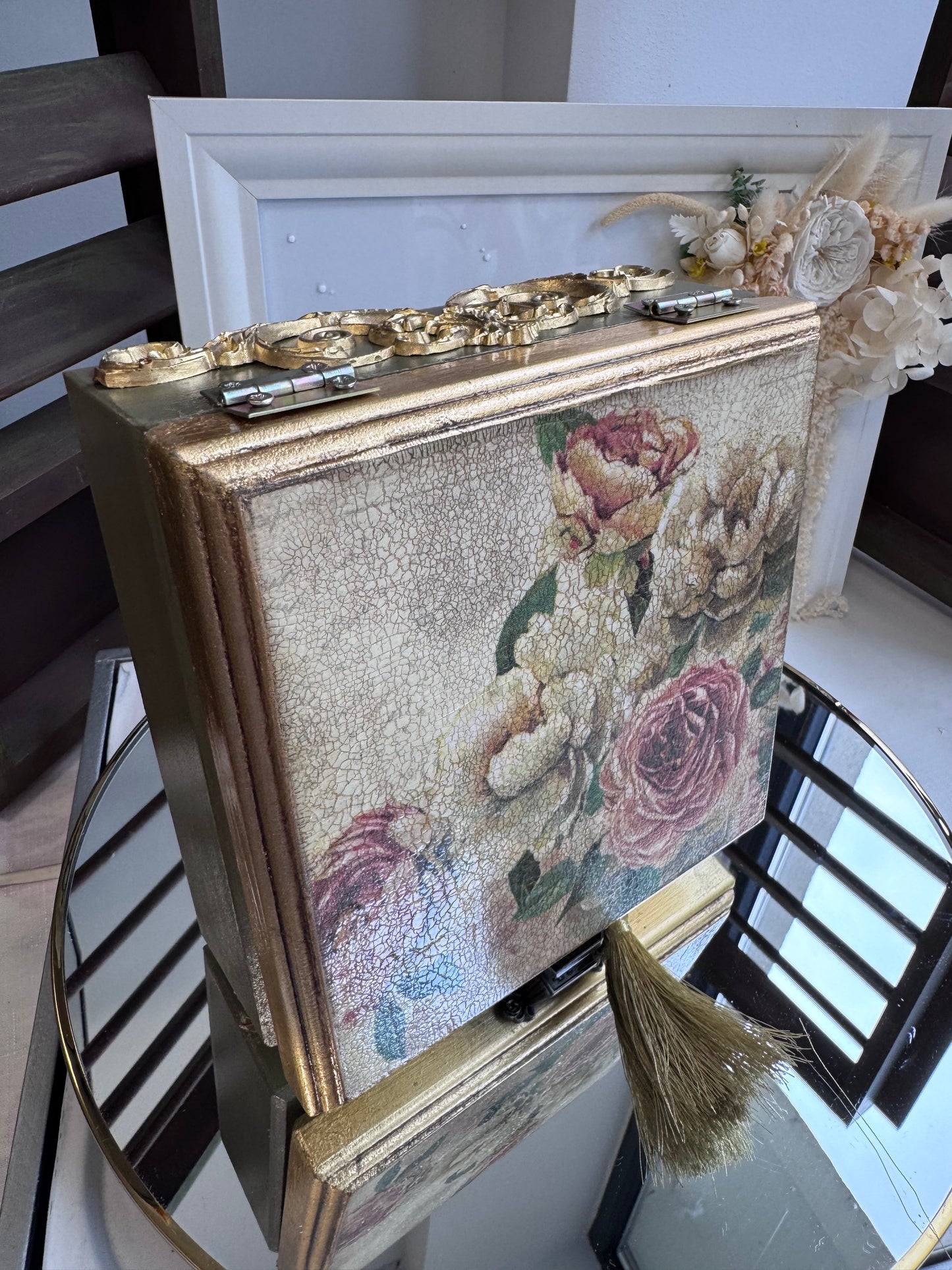 Cutie de bijuterii „Vintage Roses | Olive Elegance” – UNICAT