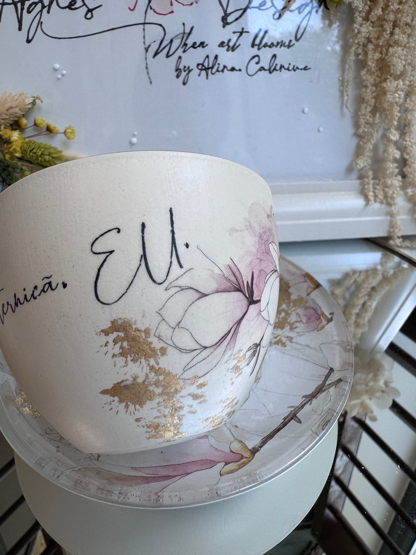 Cană de cafea “DELICATĂ. PUTERNICĂ. EU.” - Colecție nouă UNICAT