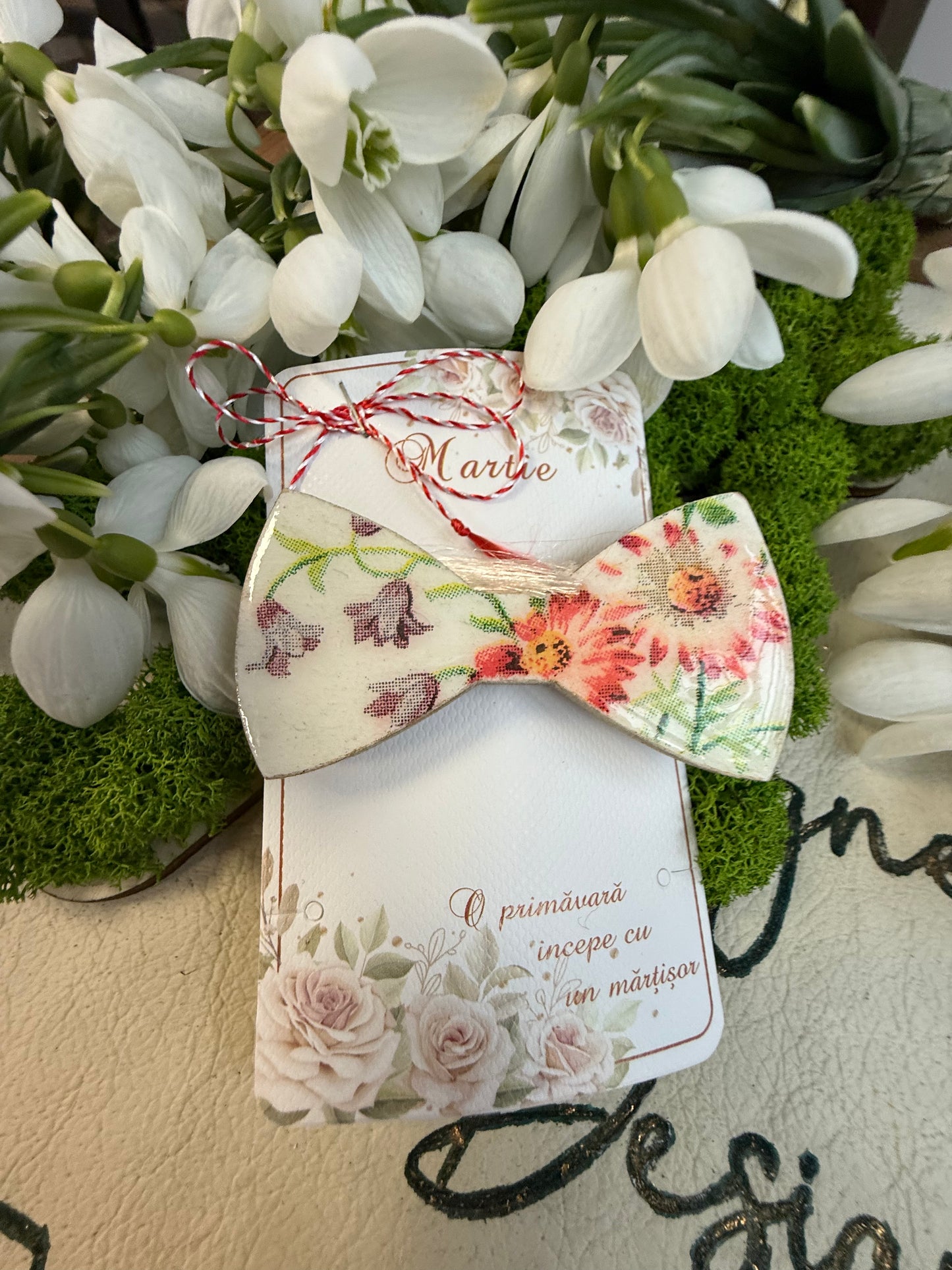 Mărțișor Handmade „Papion Floral” - Broșă