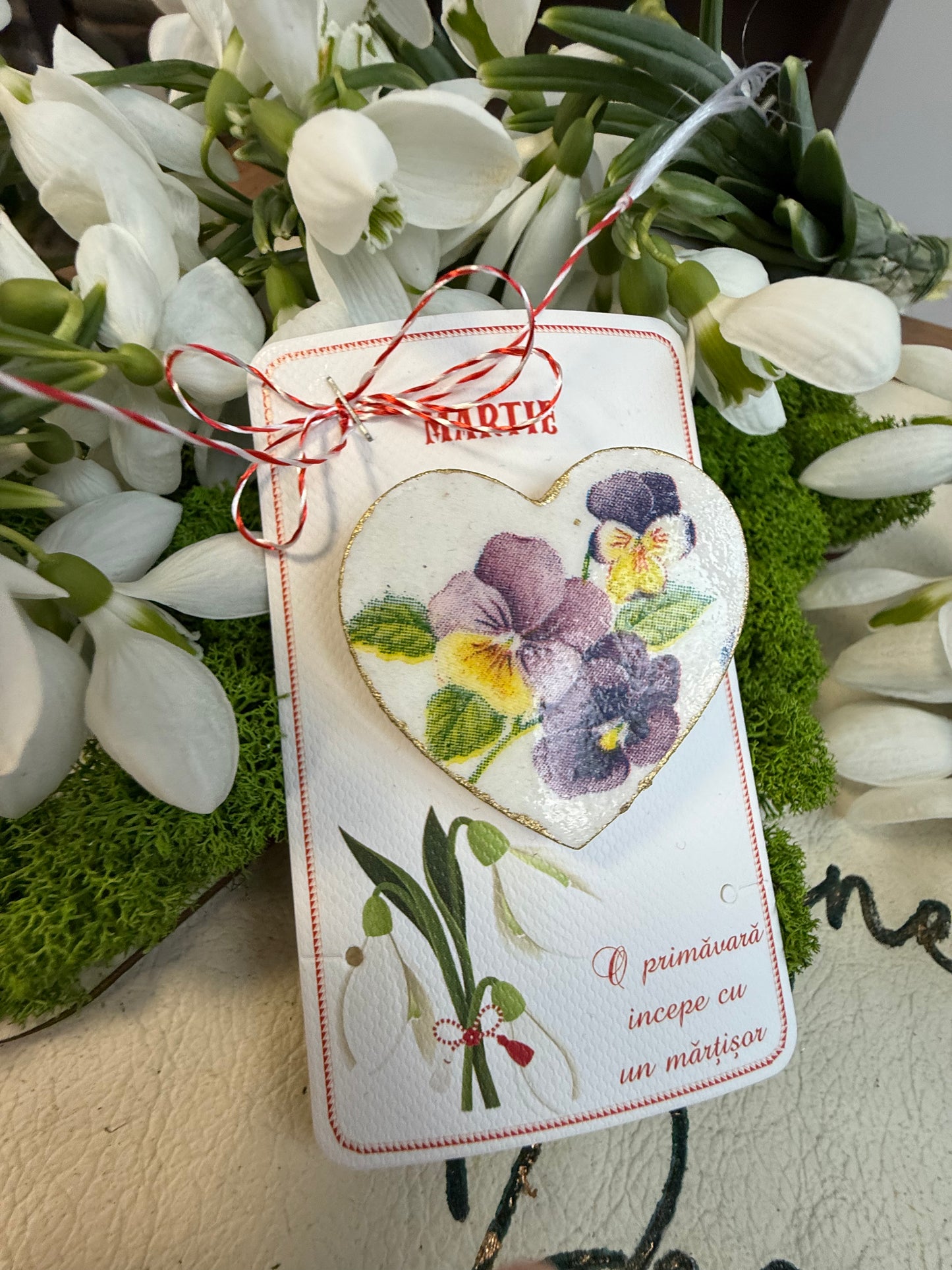 Mărțișor Handmade „Flori de Panseluță” - Broșă