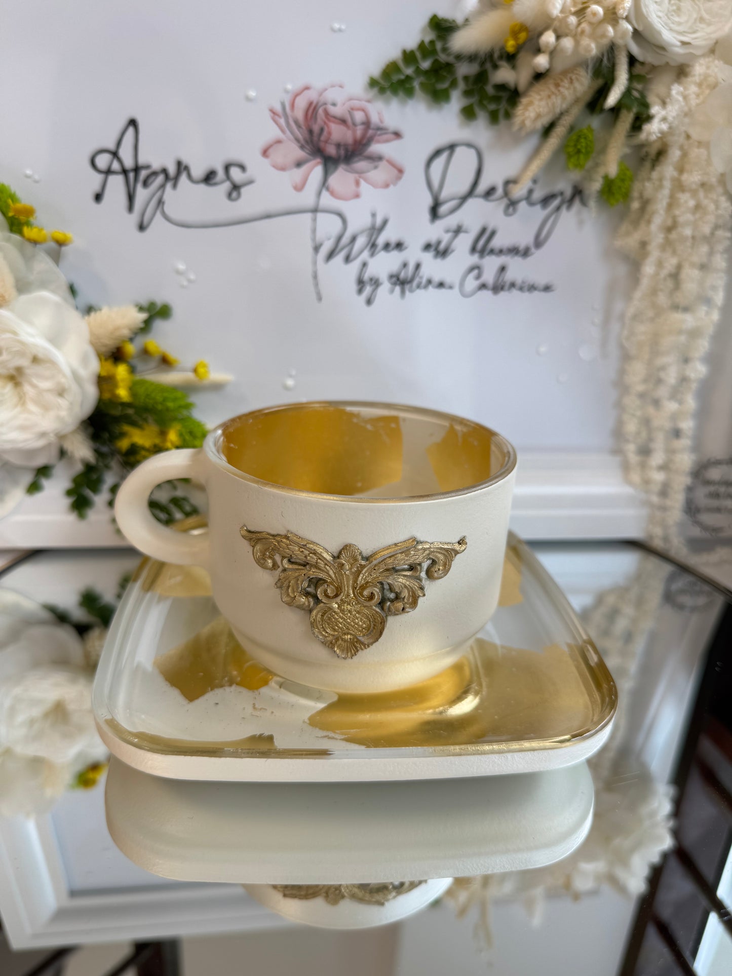 Cană crem cu foiță de aur "Touch of Gold" - UNICAT