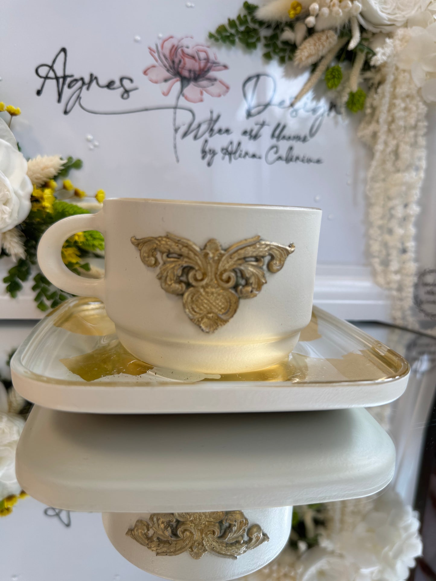 Cană crem cu foiță de aur "Touch of Gold" - UNICAT