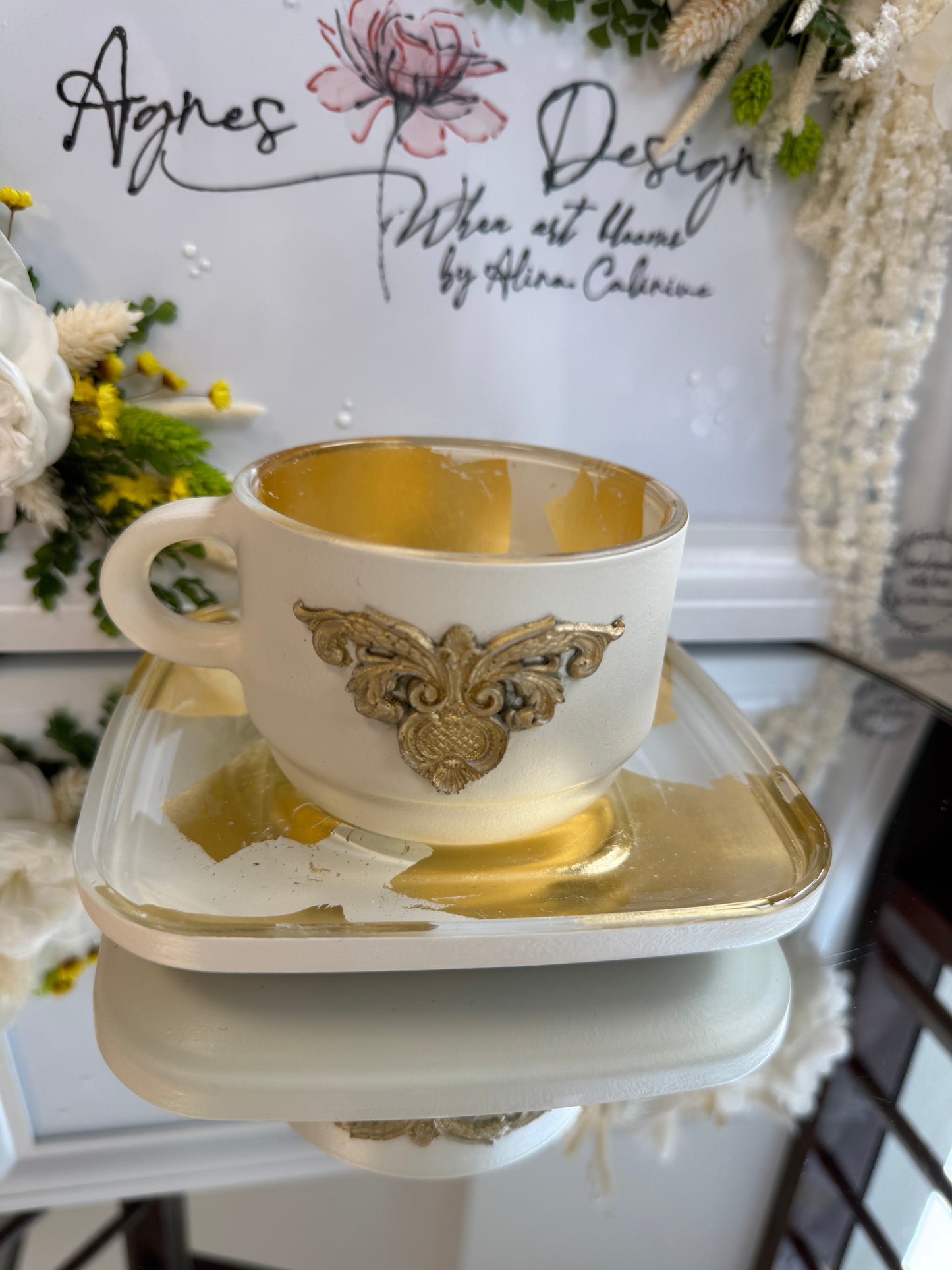 Cană crem cu foiță de aur "Touch of Gold" - UNICAT