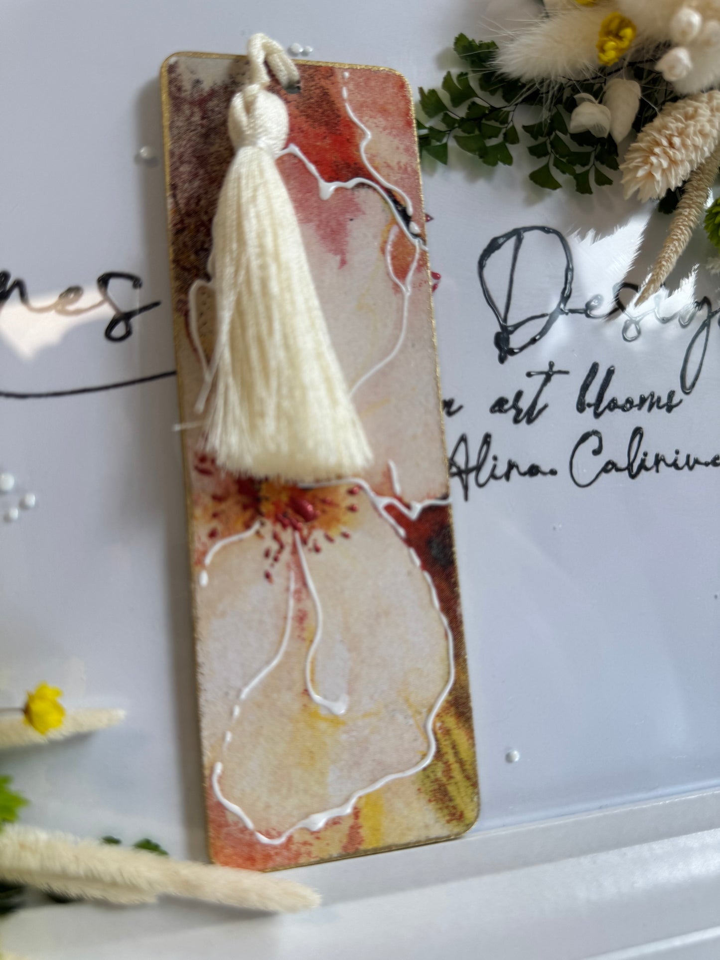 Semn de carte ”Petale de mulțumire” - cadoul perfect pentru un dascăl de neuitat