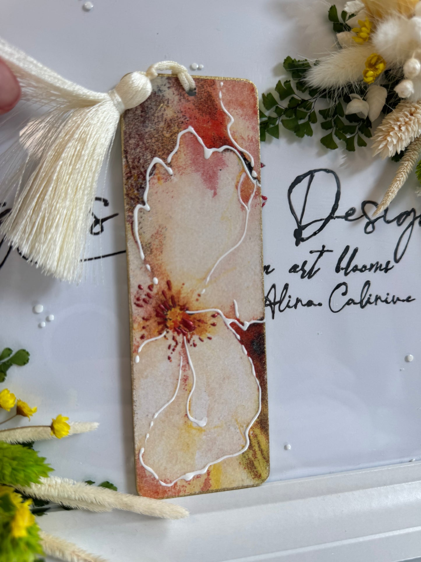 Semn de carte ”Petale de mulțumire” - cadoul perfect pentru un dascăl de neuitat