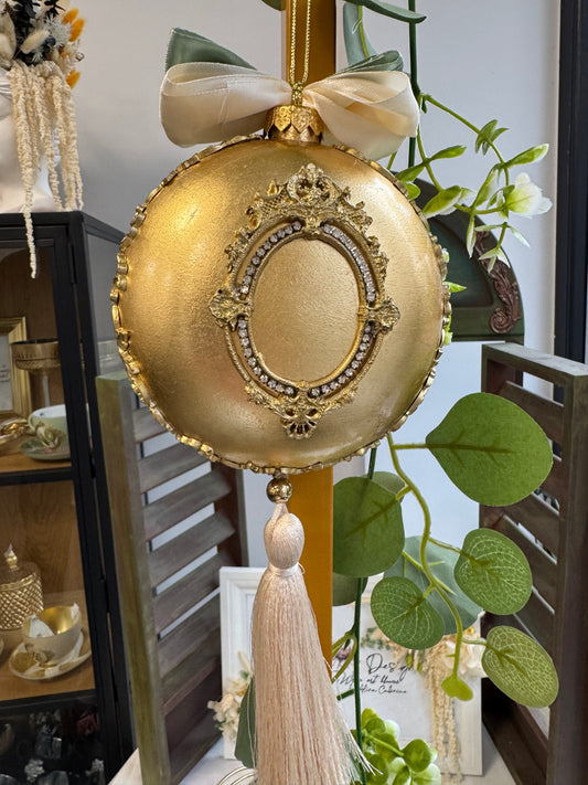 Glob Colecția „Inspirație Verde” – Eleganță Clasică cu Accente Aurii UNICAT