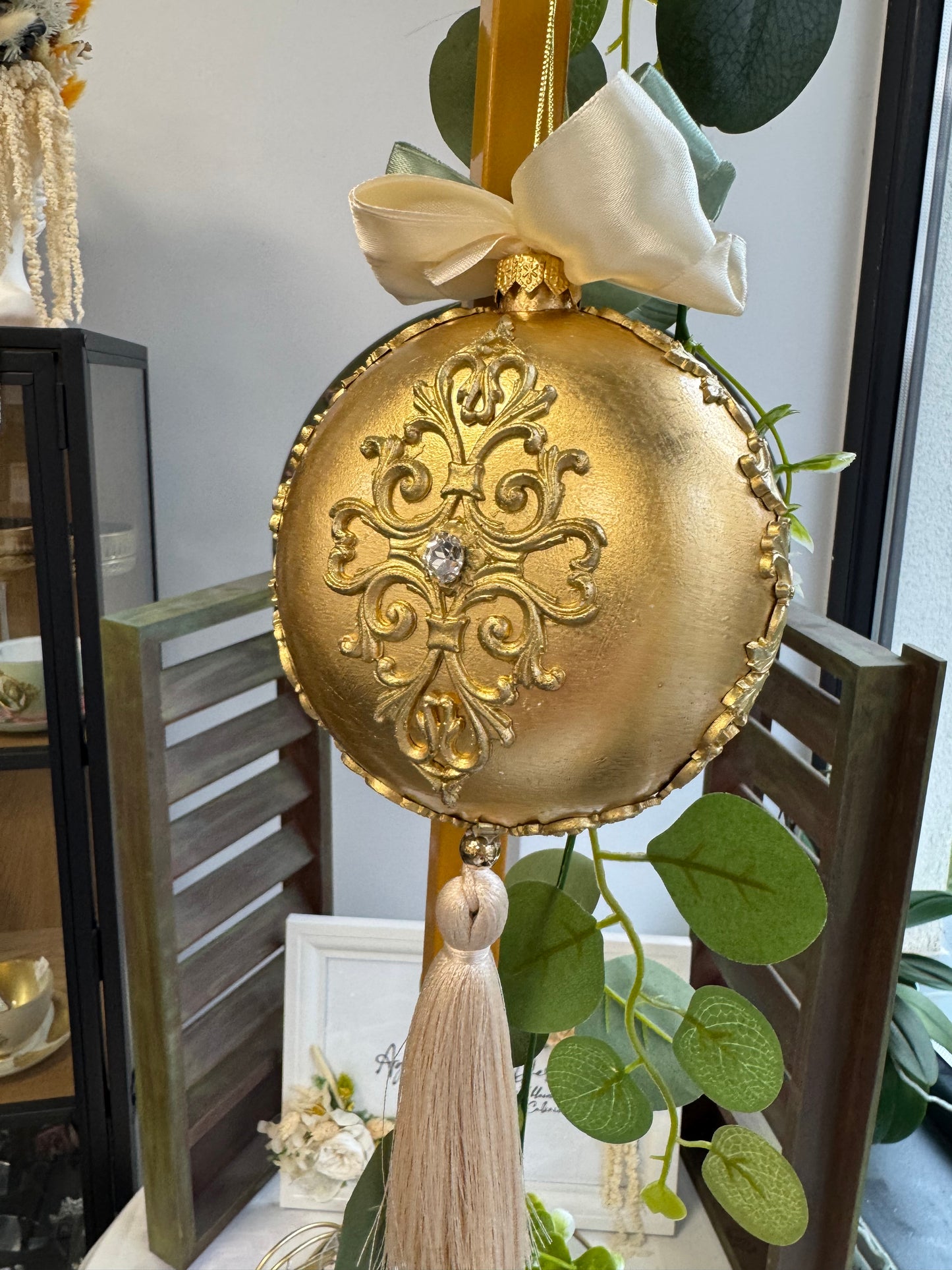 Glob Colecția „Inspirație Verde” – Eleganță Clasică cu Accente Aurii UNICAT
