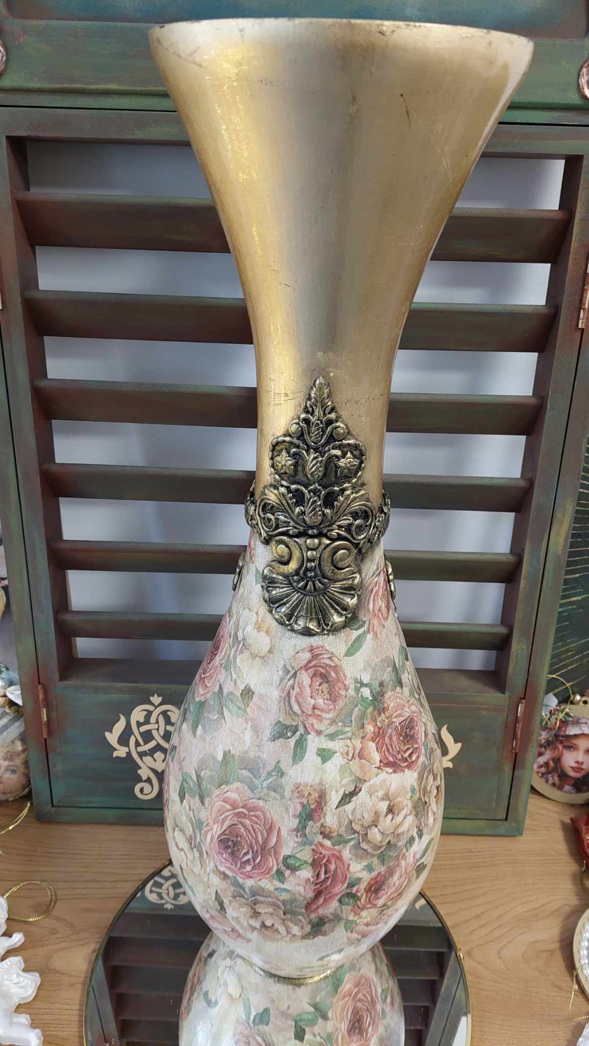 Vază ”Gold & Vintage Roses” UNICAT - mare